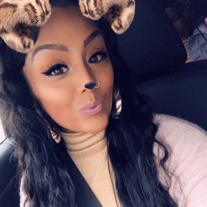 Meet your Posher, Sandra